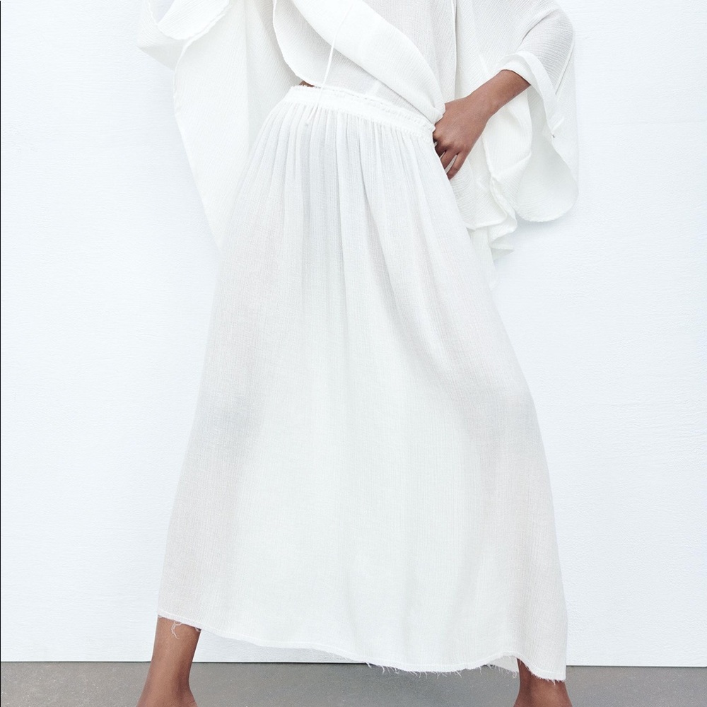 NWT - Zara white airy midi skirt